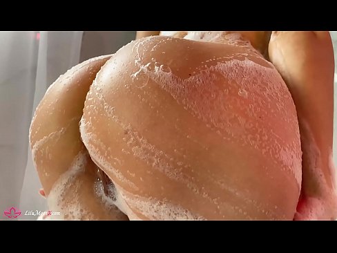 ❤️ Brunete masturbē makstiņu ar vibratoru līdz intensīvam orgasmam dušā ☑ Cietā porno pie mums